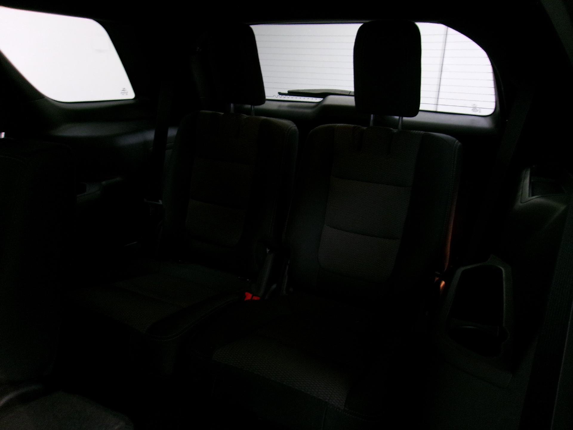 Used 2017 Ford Explorer XLT AWD/4WD image 10