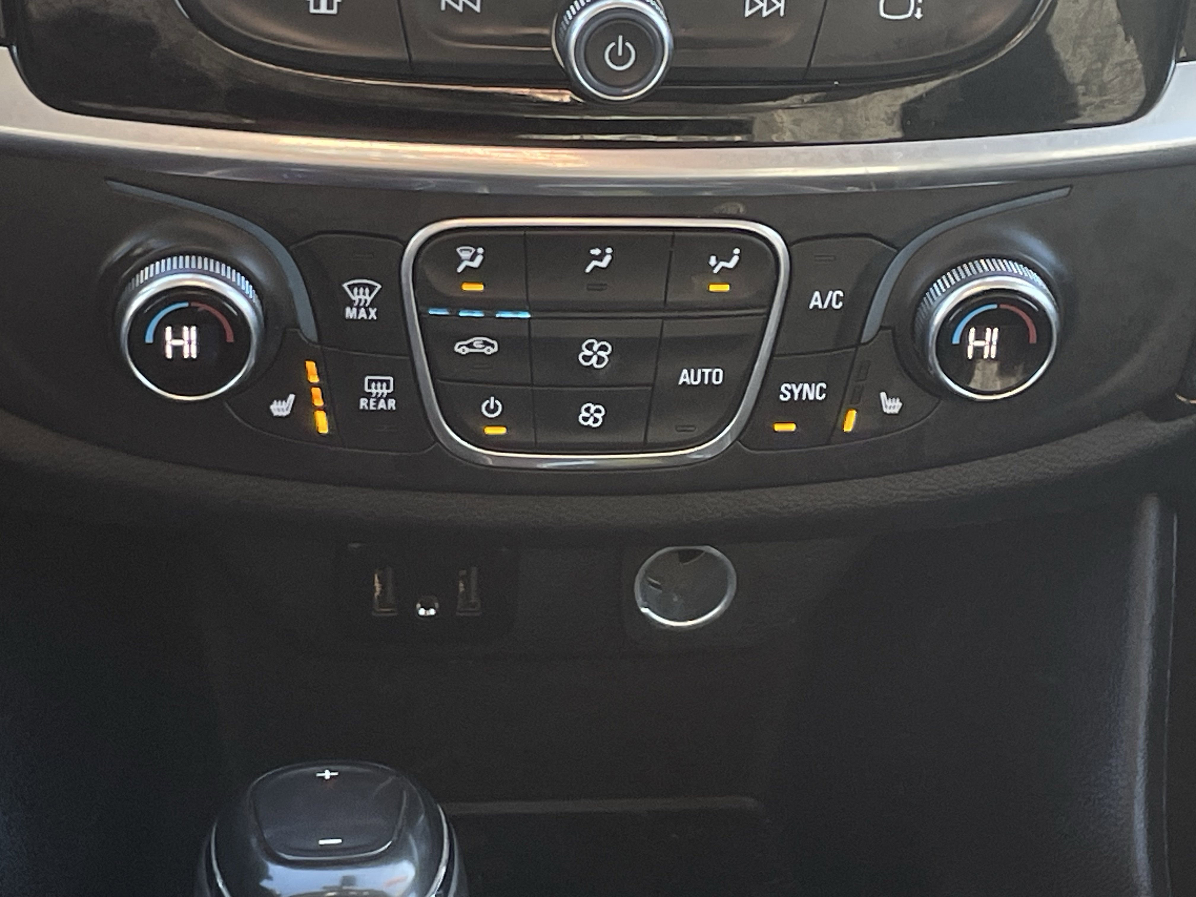 Used 2019 Chevrolet Traverse LT image 26