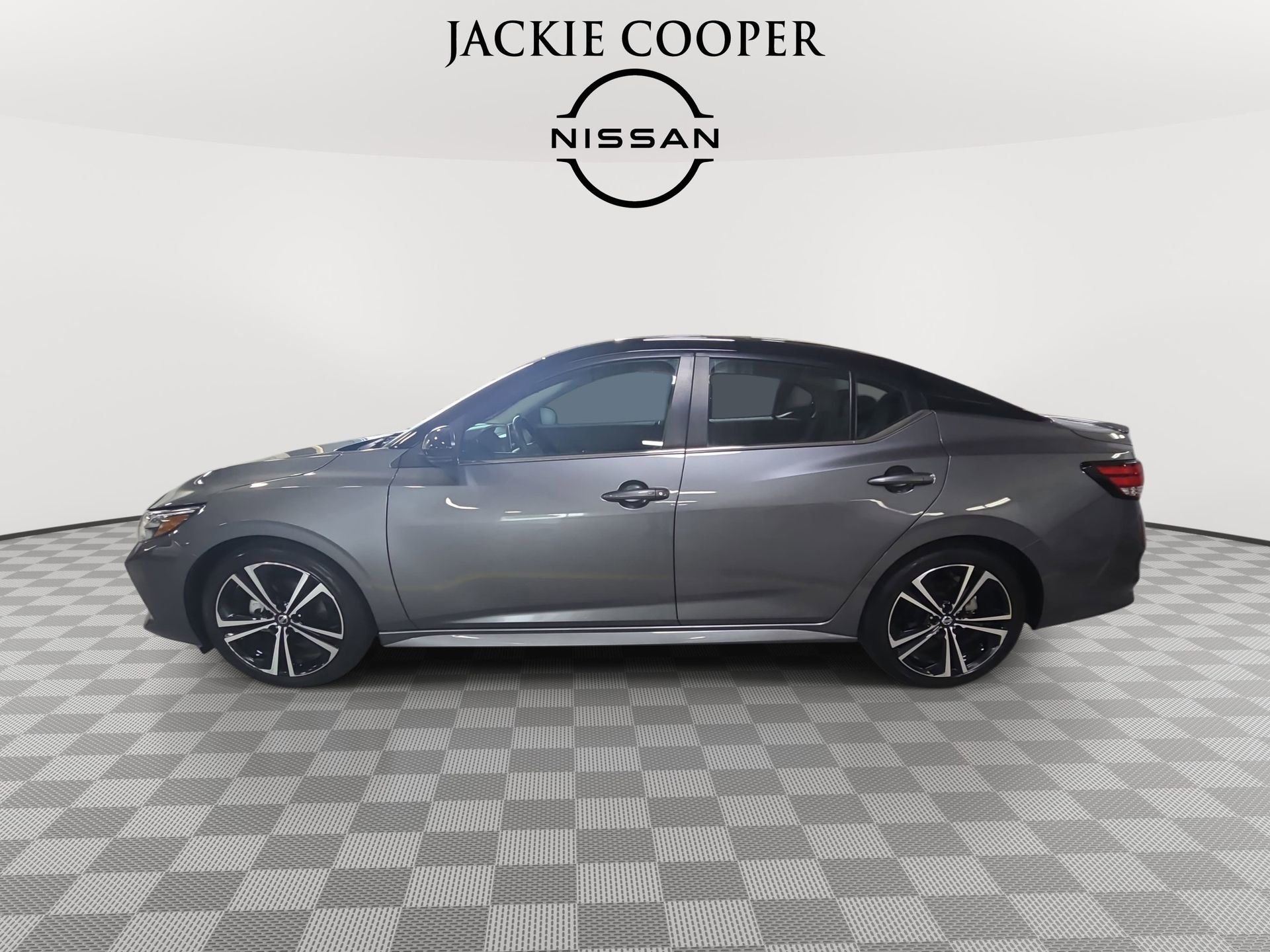 Used 2023 Nissan Sentra SR w/ Electronics Package FWD image 8
