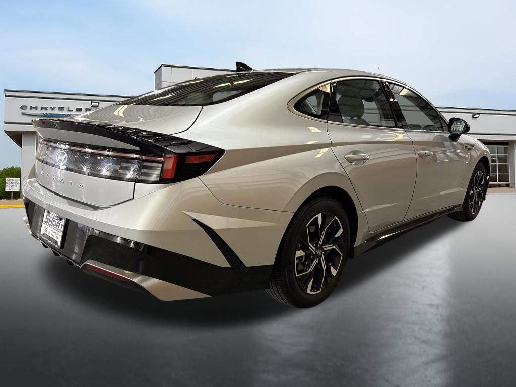Used 2025 Hyundai Sonata SEL FWD image 5