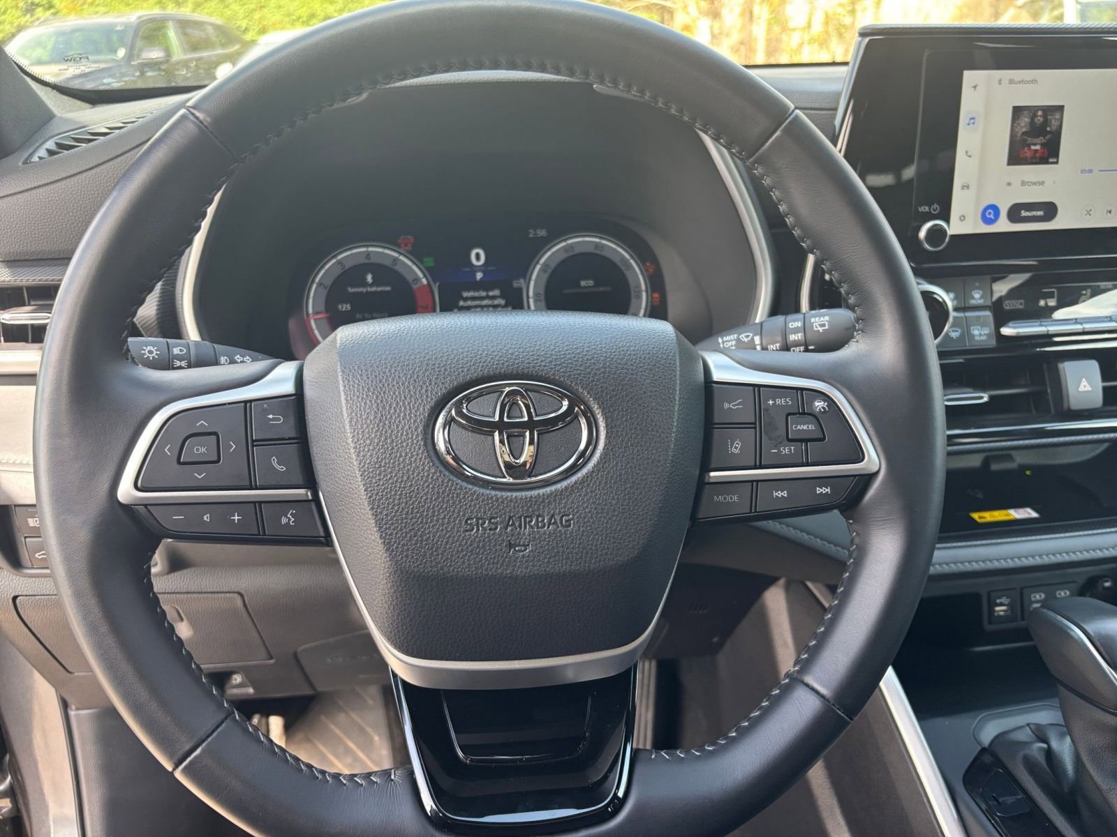Used 2025 Toyota Highlander XSE AWD/4WD image 25
