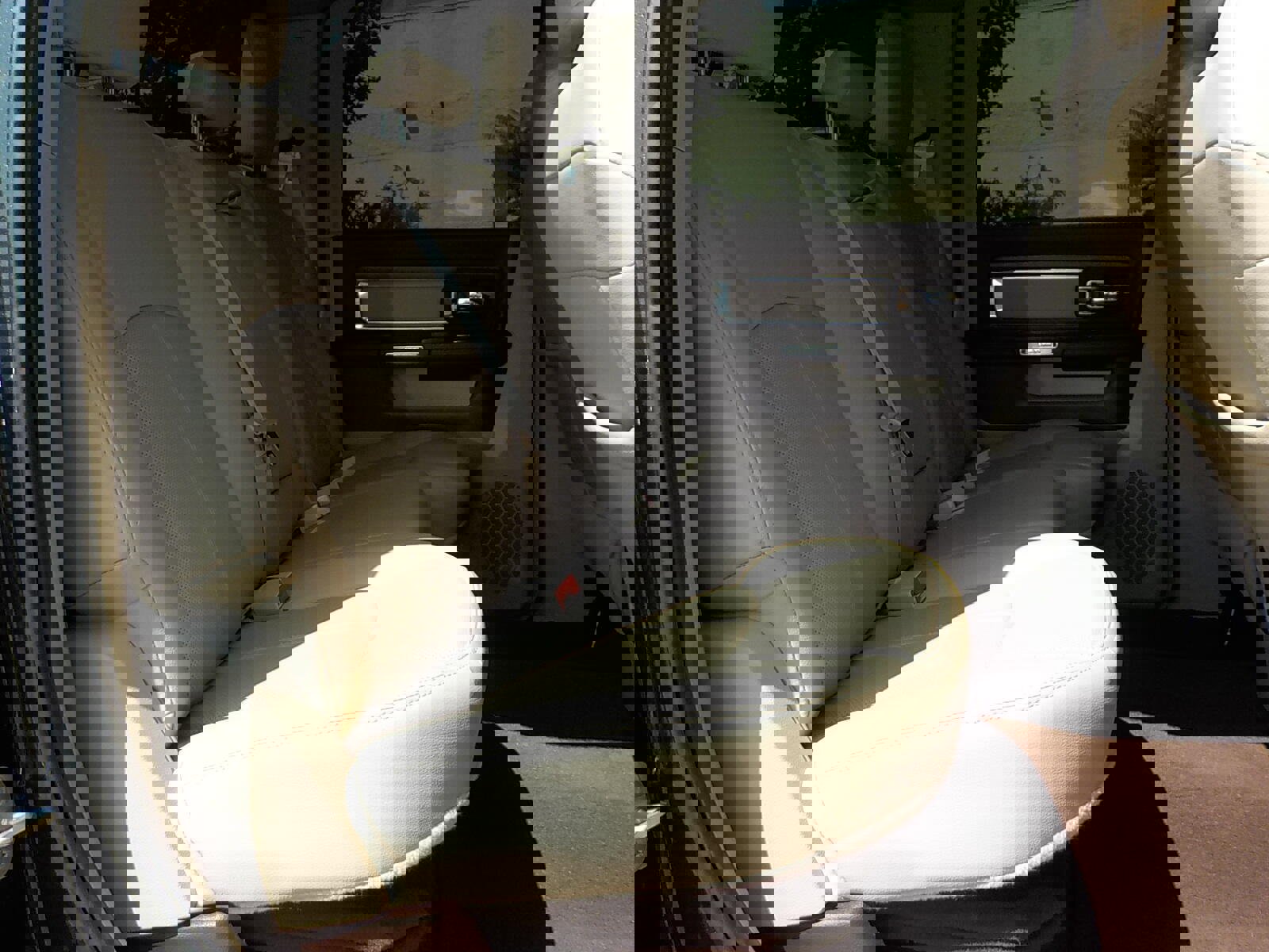 Used 2018 RAM 2500 Laramie w/ Convenience Group image 16