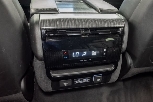 Certified 2024 Jeep Wagoneer L Series II w/ Flexible Seating Group AWD/4WD image 32