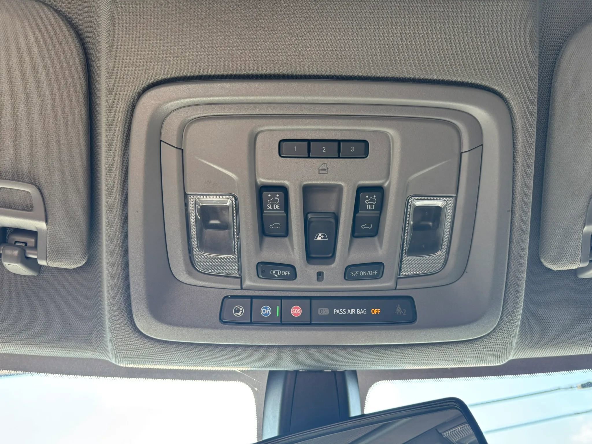 Used 2020 Chevrolet Silverado 1500 RST AWD/4WD image 25