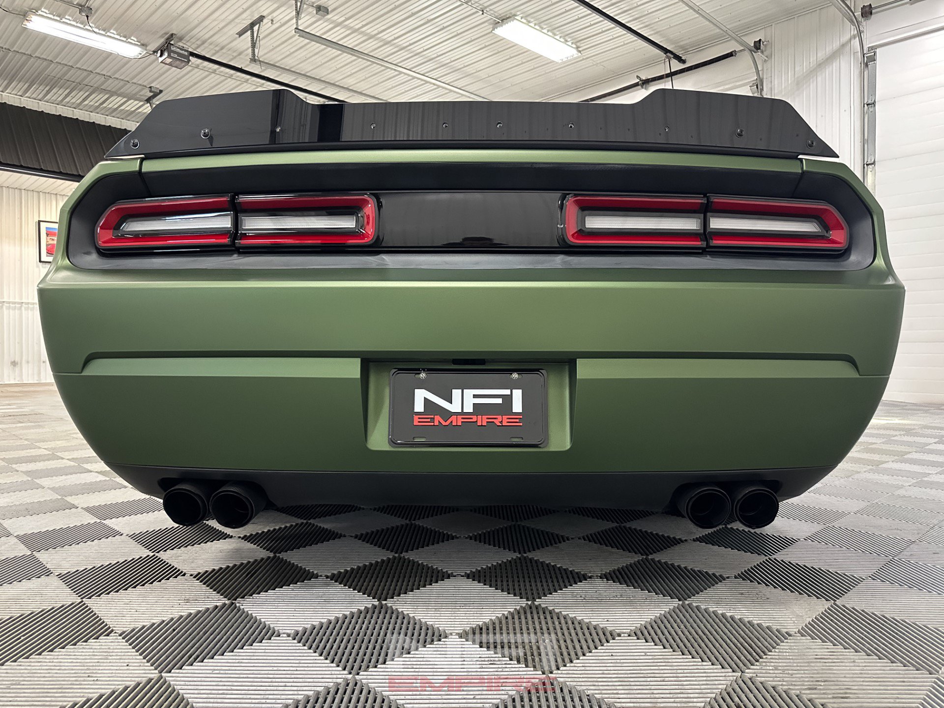 Used 2009 Dodge Challenger SRT8 w/ SRT Option Group II RWD image 20