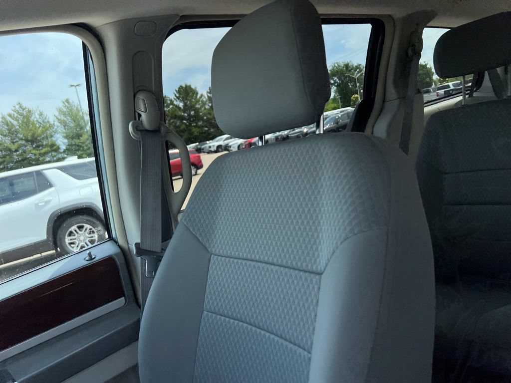 Used 2010 Chrysler Town & Country Touring FWD image 50