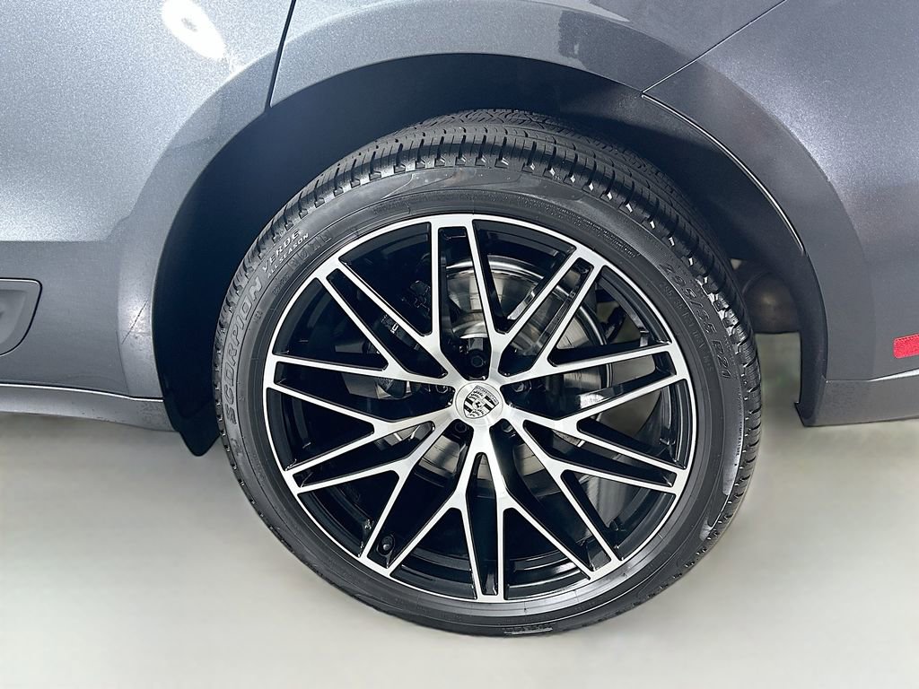 Certified 2026 Porsche Macan AWD/4WD image 34