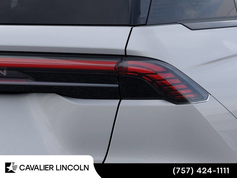 Used 2026 Lincoln Nautilus Premier AWD/4WD image 21