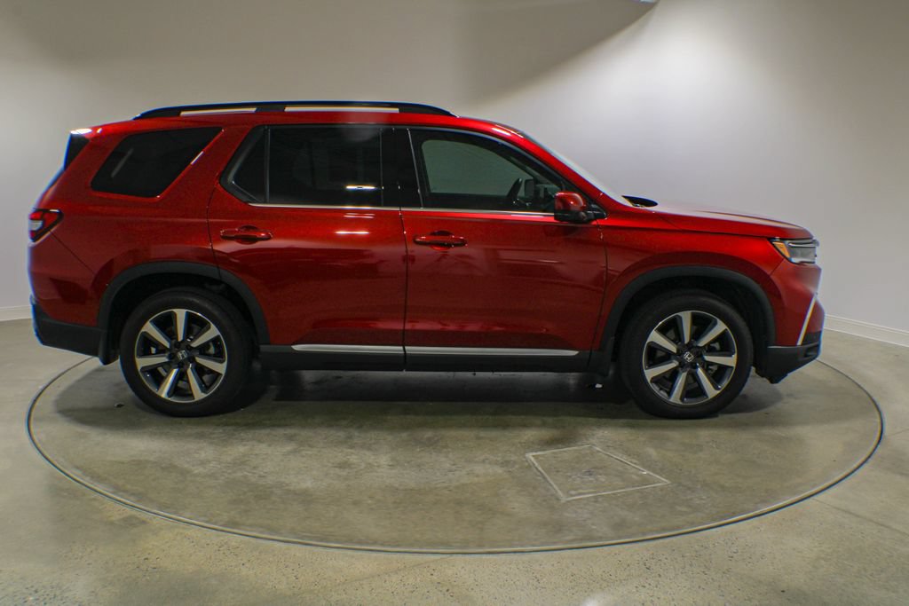 Used 2025 Honda Pilot Touring image 7