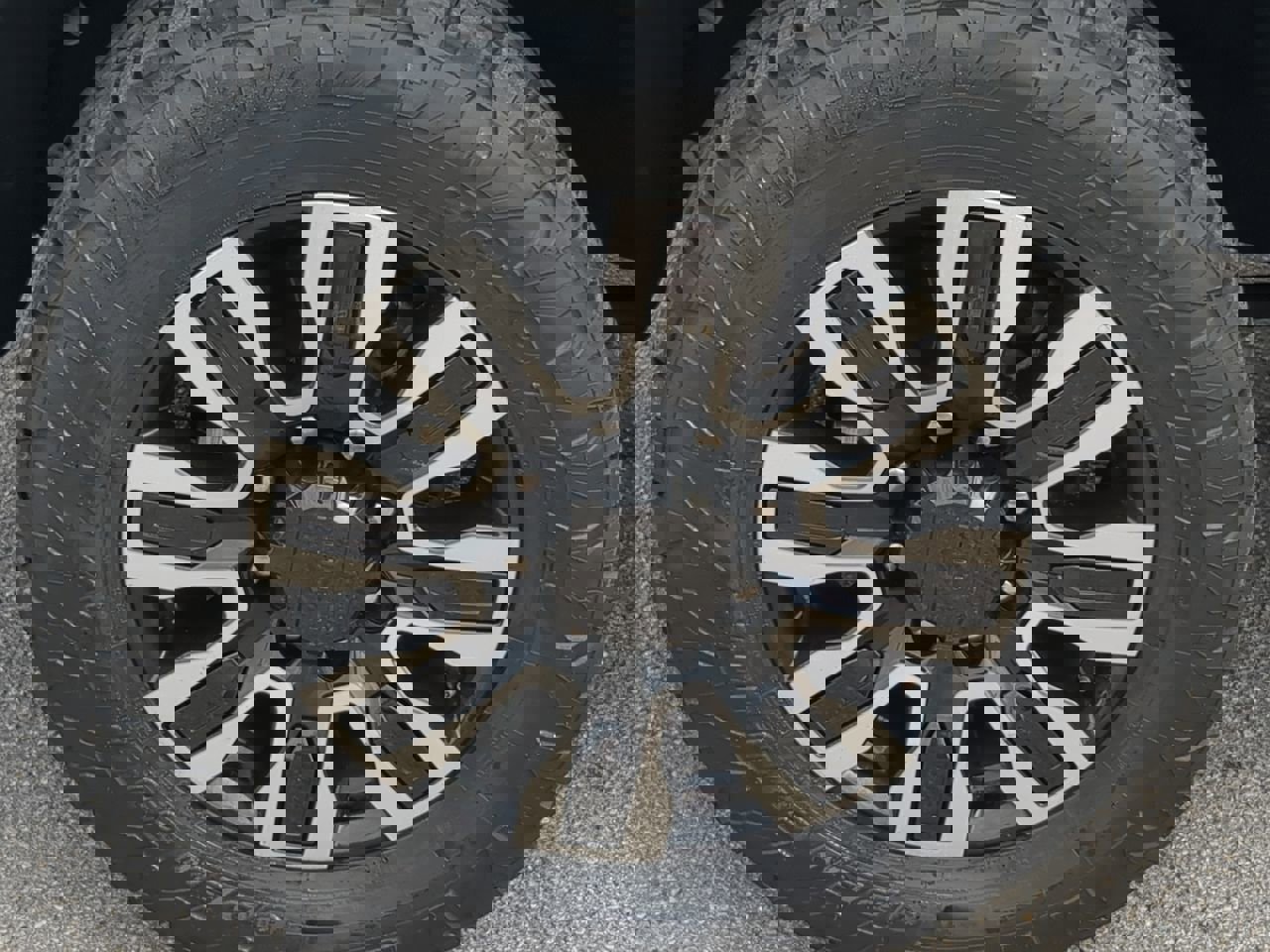 Used 2024 GMC Sierra 2500 Denali Ultimate image 11