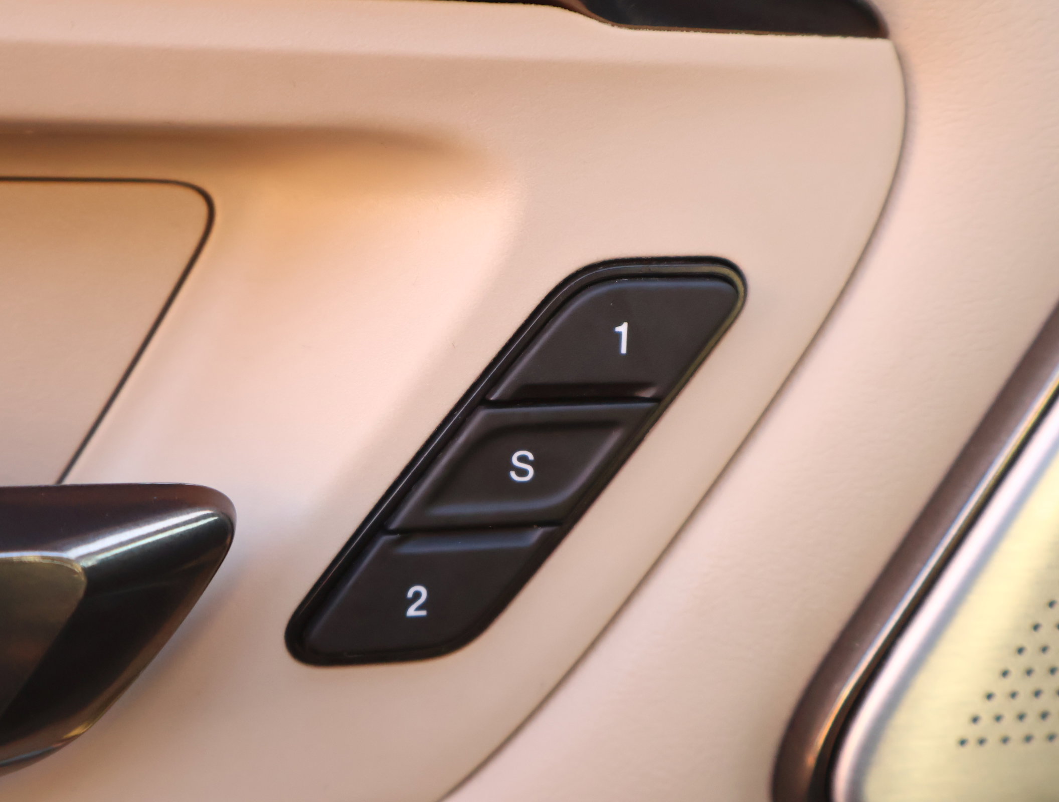 Used 2019 RAM 1500 Limited image 9