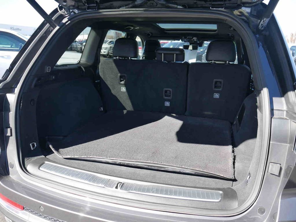 Used 2023 Jeep Grand Cherokee Summit w/ Adv Protech Group IV image 9