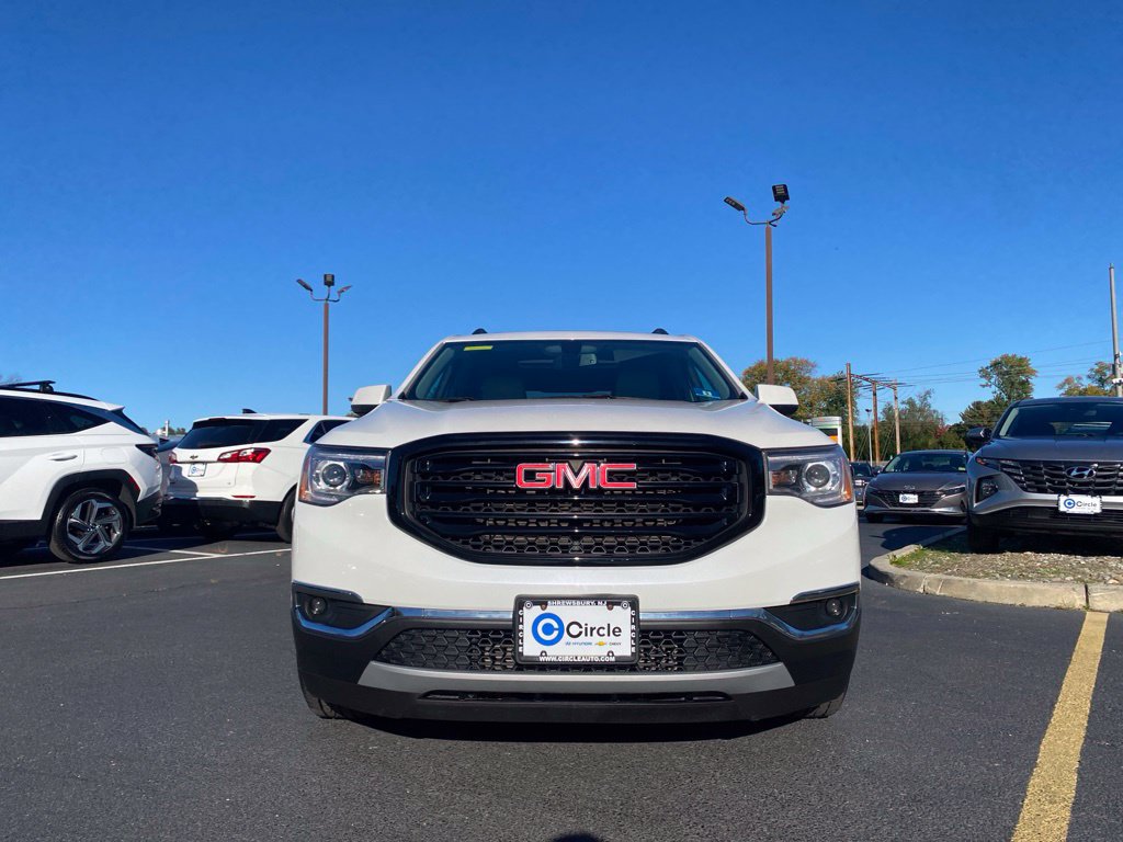 Used 2018 GMC Acadia SLT w/ LPO, Black Accent Package AWD/4WD image 3