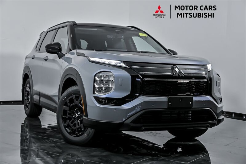 New 2025 Mitsubishi Outlander AWD image 1