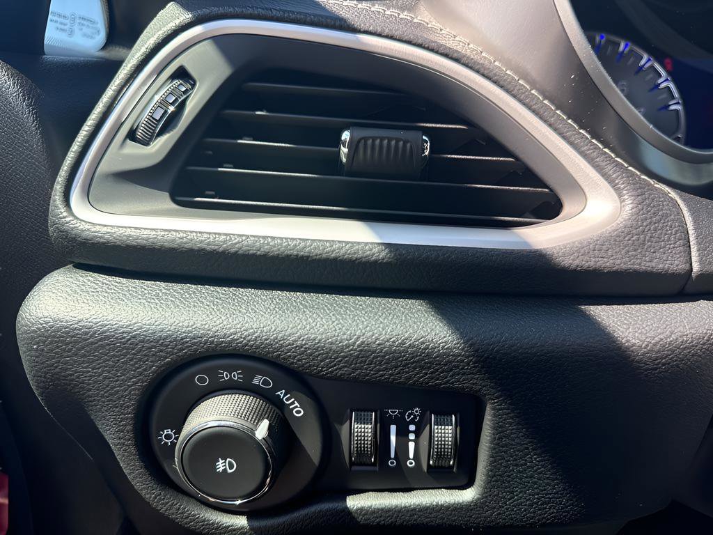 New 2026 Chrysler Pacifica Select FWD image 22