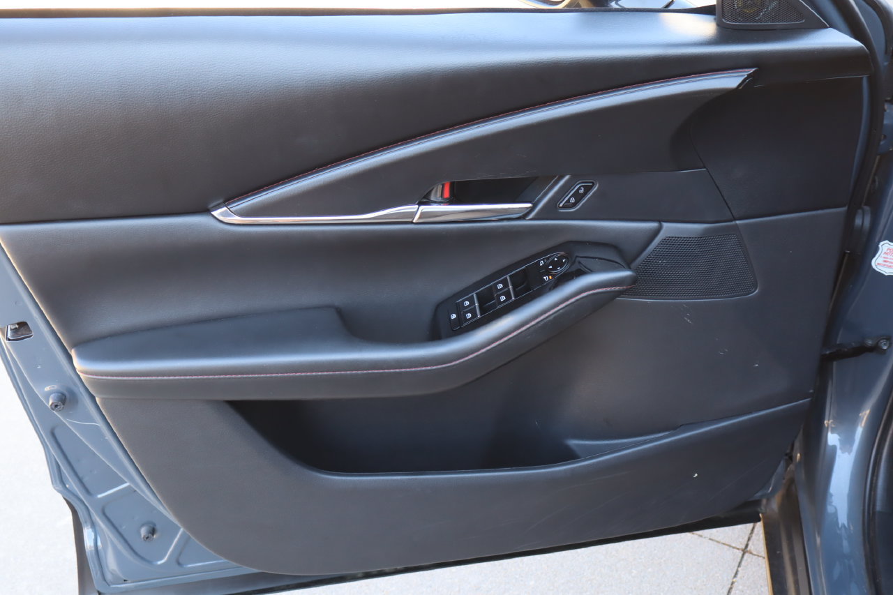 Used 2025 MAZDA CX-30 AWD 2.5 S w/ Preferred Package image 19