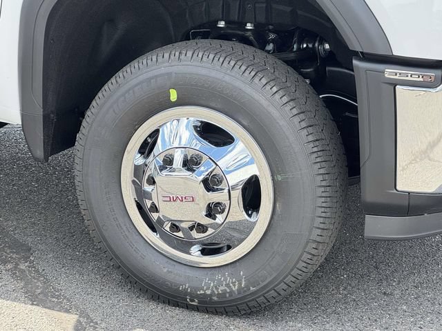 New 2026 GMC Sierra 3500 SLE w/ Preferred Package AWD/4WD image 5