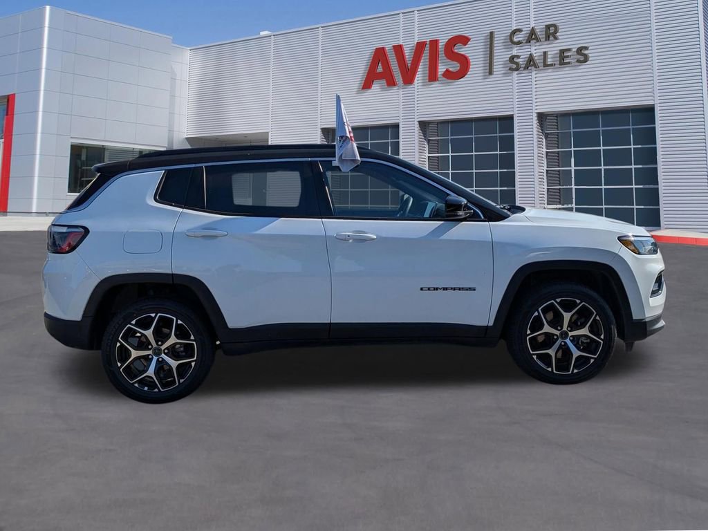 Used 2025 Jeep Compass Limited AWD/4WD image 5
