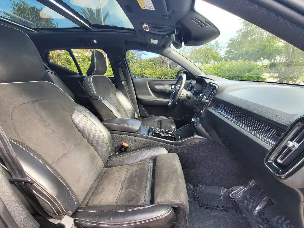 Used 2019 Volvo XC40 T5 R-Design image 15