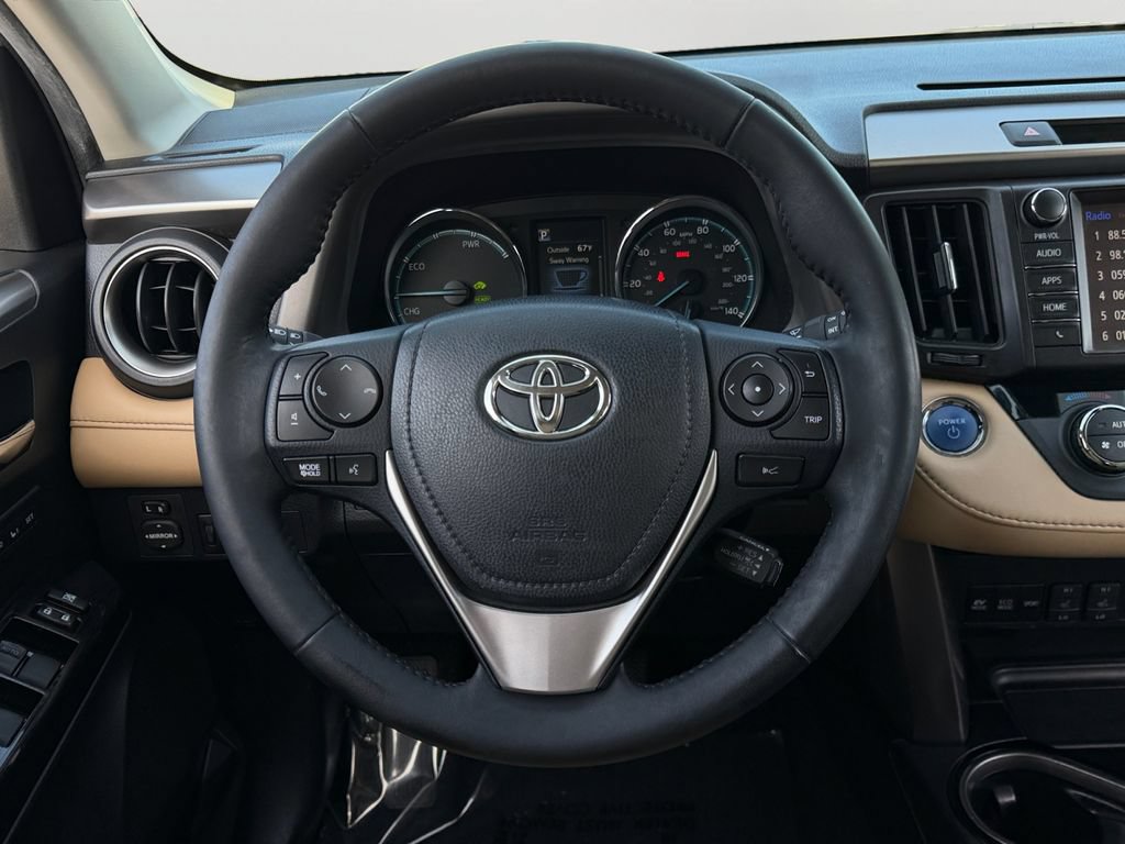 Used 2018 Toyota RAV4 Limited AWD/4WD image 17