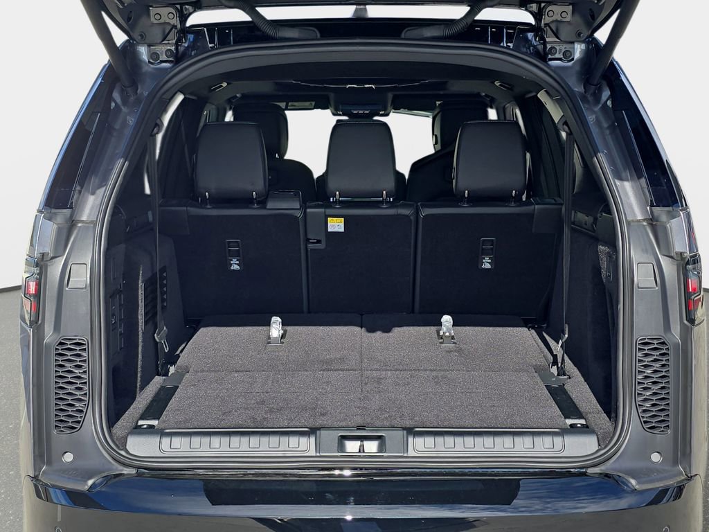 New 2026 Land Rover Discovery Limited Edition AWD/4WD image 13
