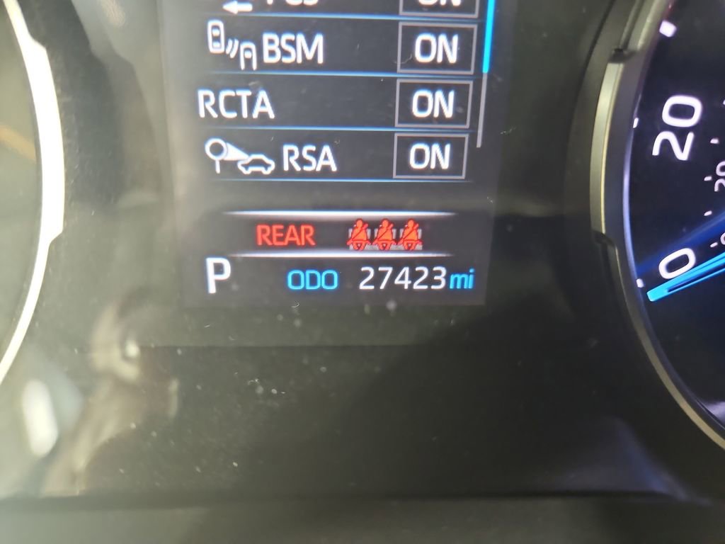 Used 2021 Toyota RAV4 XLE w/ Convenience Package image 16