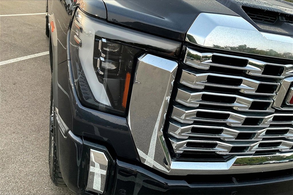 Used 2024 GMC Sierra 2500 Denali w/ Denali Reserve Package image 26