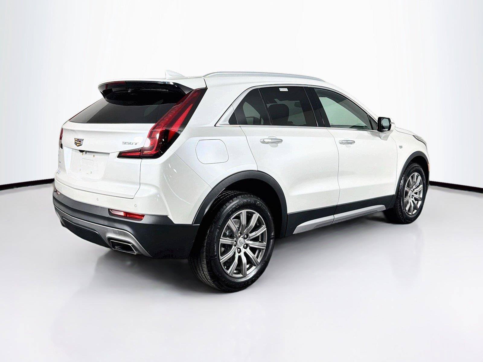 Used 2022 Cadillac XT4 Premium Luxury w/ Driver Assist Package AWD/4WD image 11