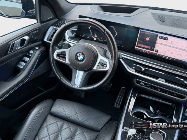 Used 2025 BMW X7 xDrive40i w/ M Sport Package AWD/4WD image 14
