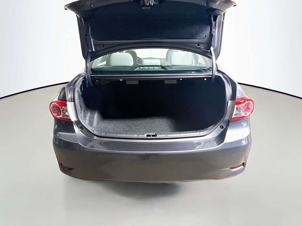 Used 2013 Toyota Corolla LE image 9