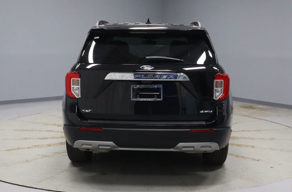 Certified 2022 Ford Explorer XLT w/ Equipment Group 202A image 11