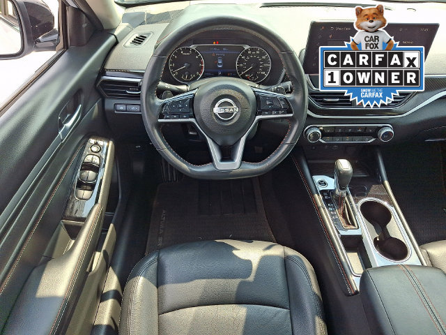 Used 2023 Nissan Altima 2.5 SR w/ SR Premium Package FWD image 2