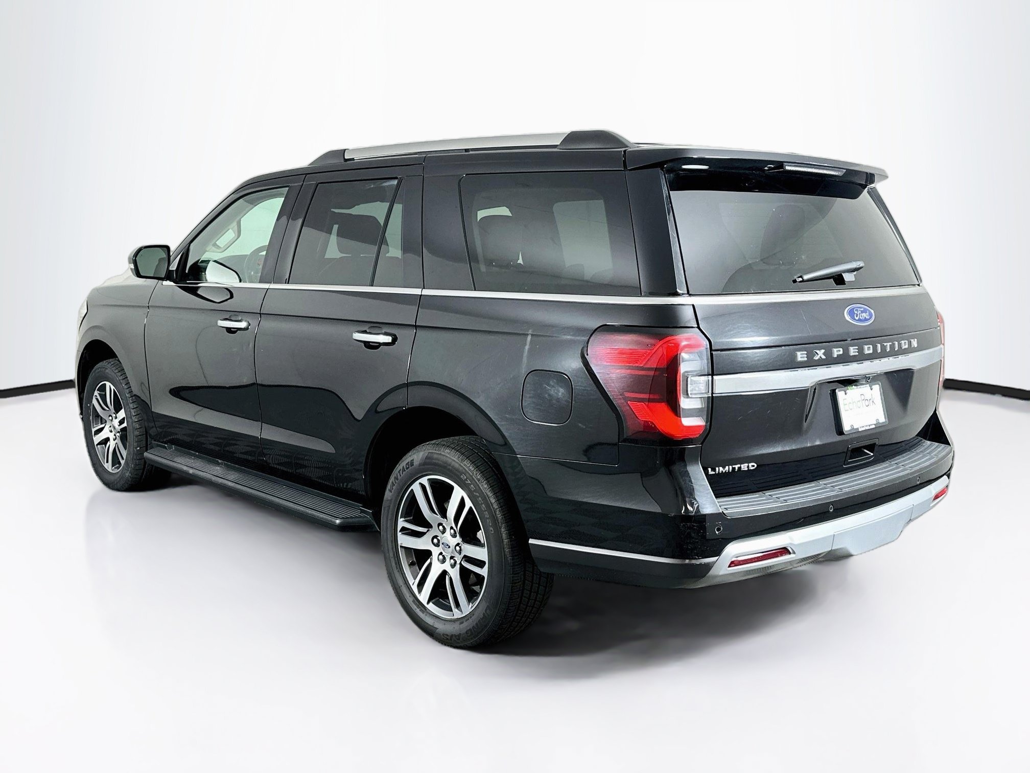 Used 2024 Ford Expedition Limited AWD/4WD image 5