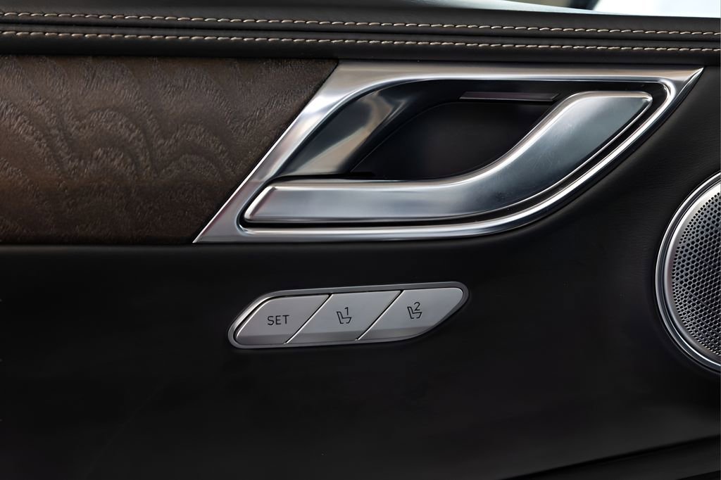 Used 2022 Genesis GV80 2.5T w/ Prestige Package 04 image 42