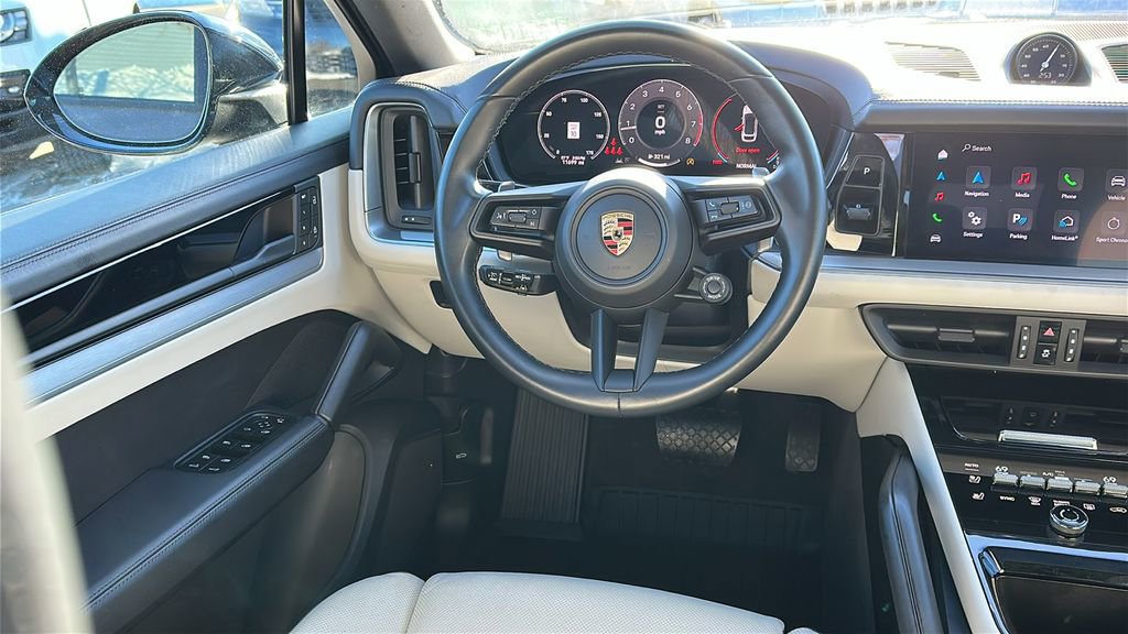 Used 2024 Porsche Cayenne Coupe image 24