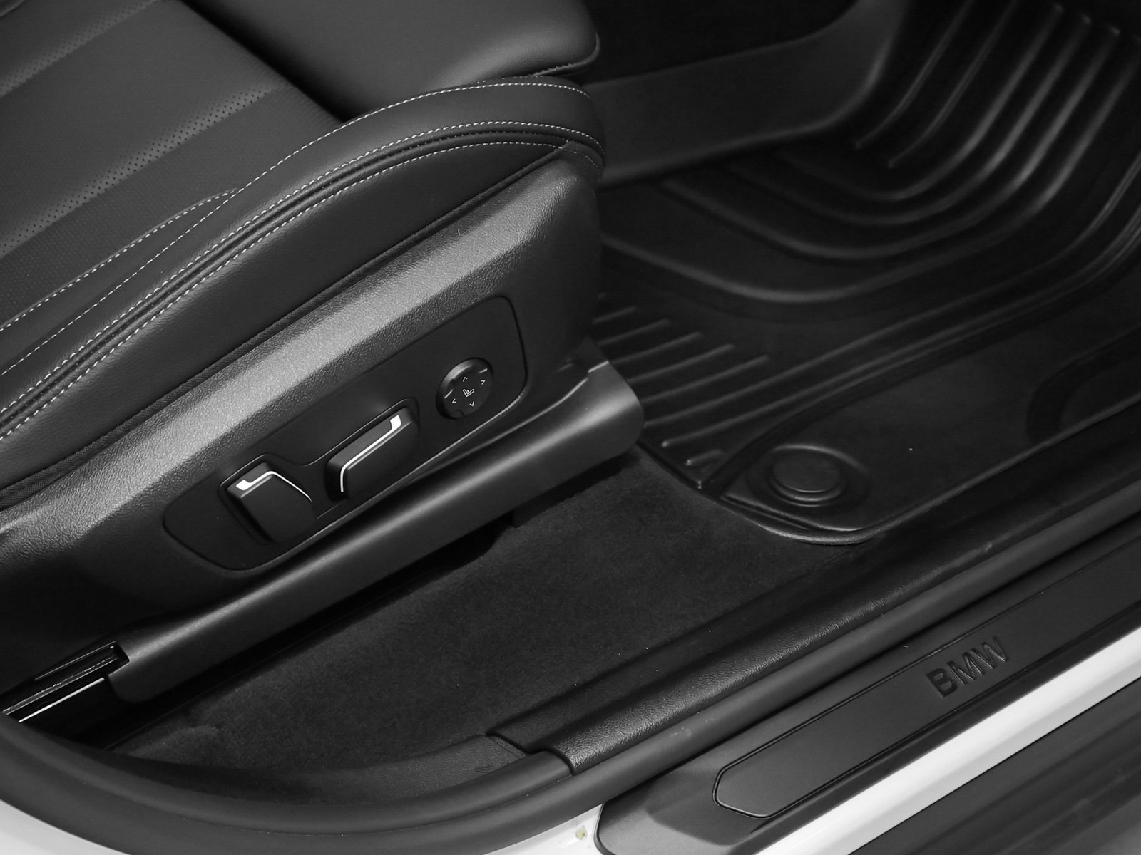 Used 2024 BMW X3 sDrive30i w/ Convenience Package image 20