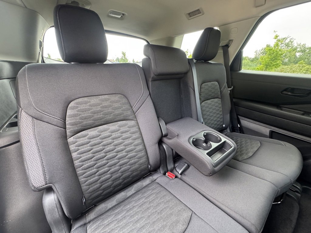 Certified 2025 Nissan Pathfinder SV w/ Black Appearance Package image 26