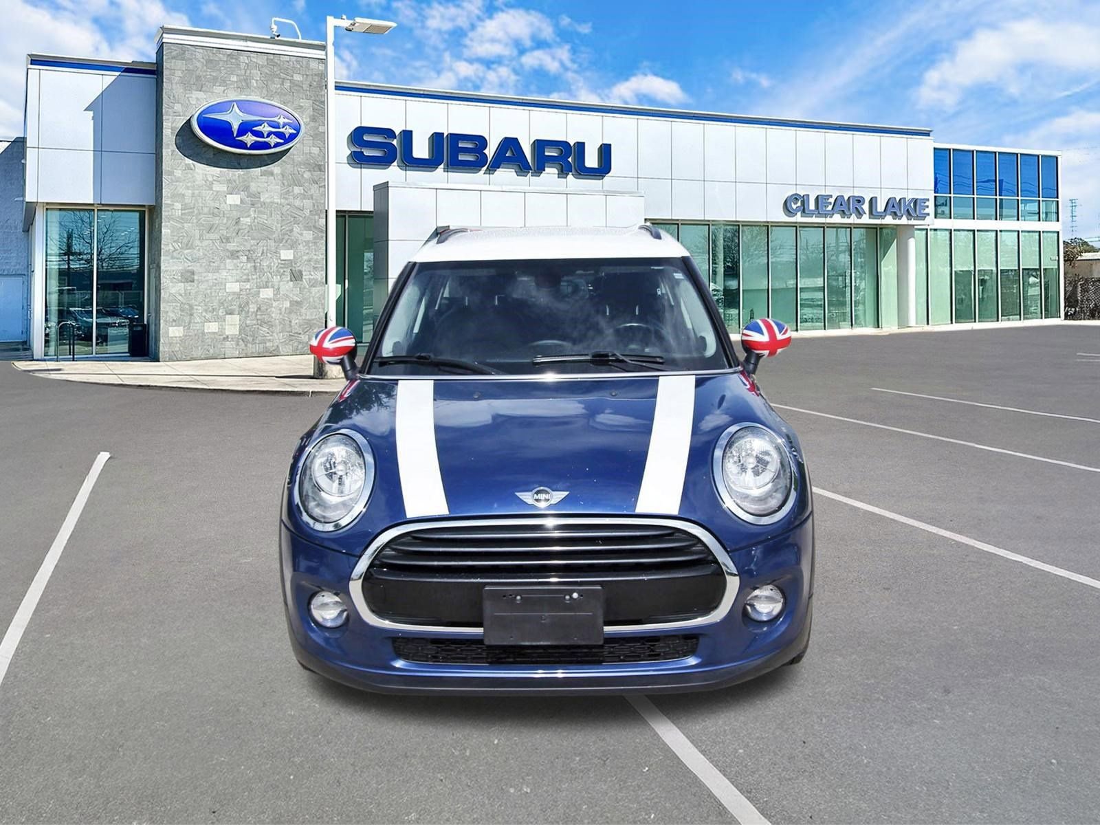 Used 2017 MINI Cooper 4-Door Hardtop image 2