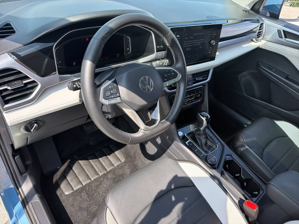 Certified 2025 Volkswagen Taos SEL AWD/4WD image 8