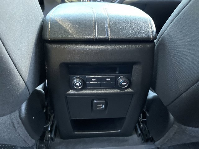 Certified 2021 Chevrolet Traverse LT FWD image 20