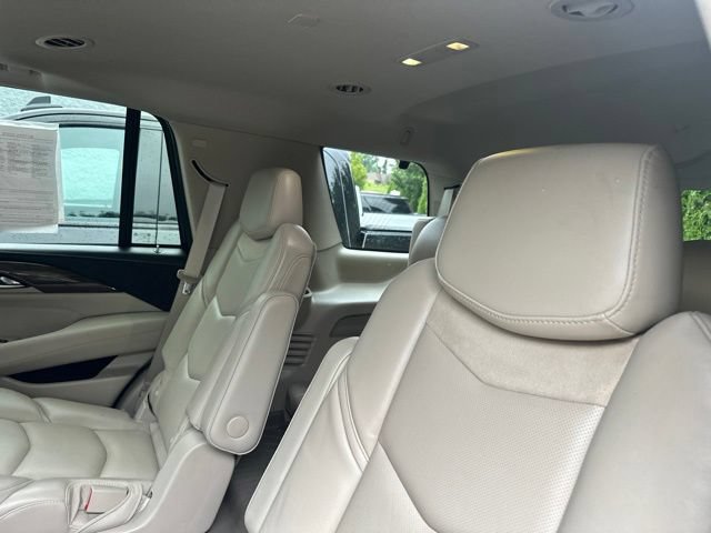Used 2019 Cadillac Escalade Premium Luxury AWD/4WD image 12