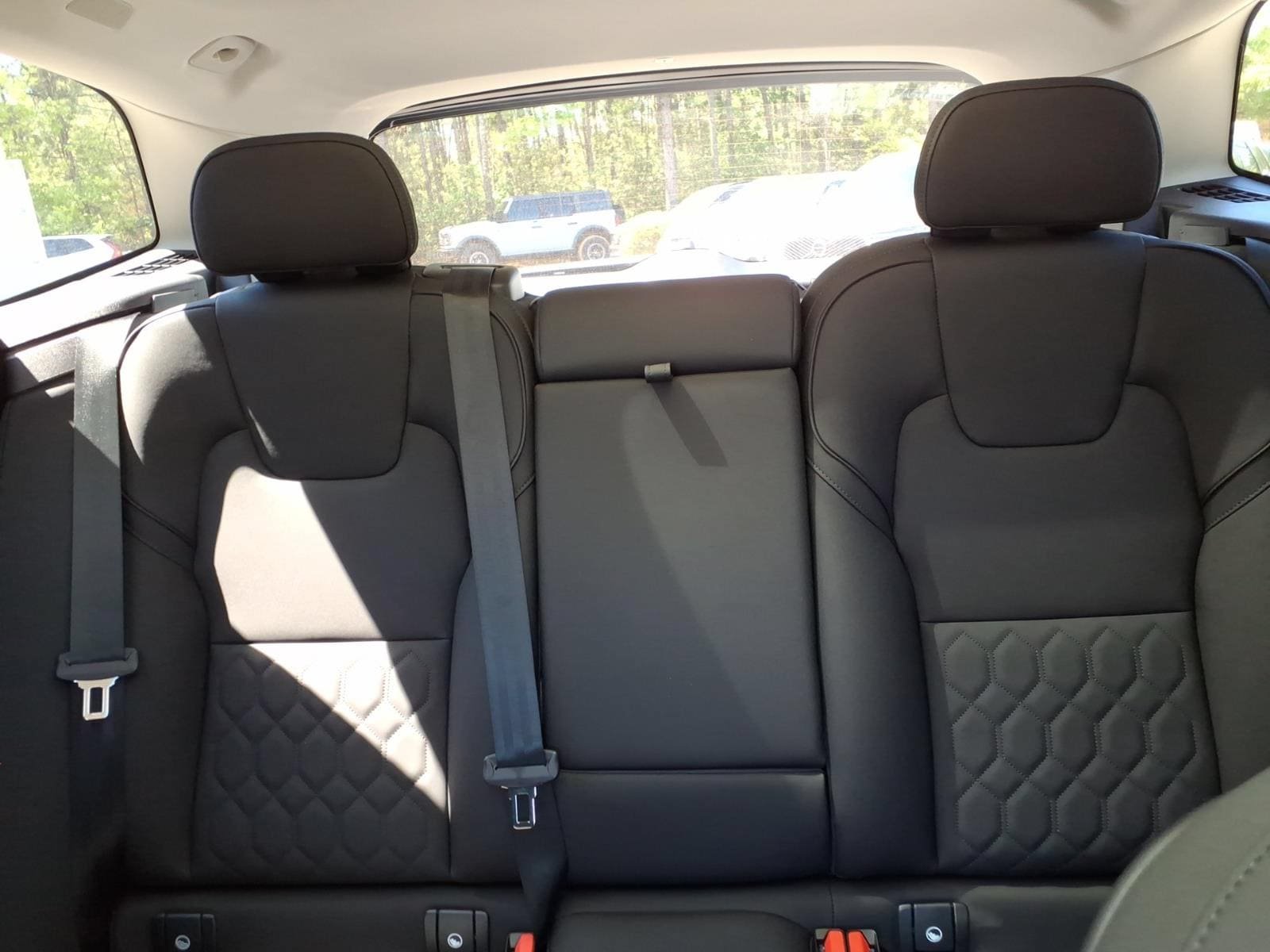 New 2026 Volvo XC60 T8 Plus w/ Protection Package Premier AWD/4WD image 16