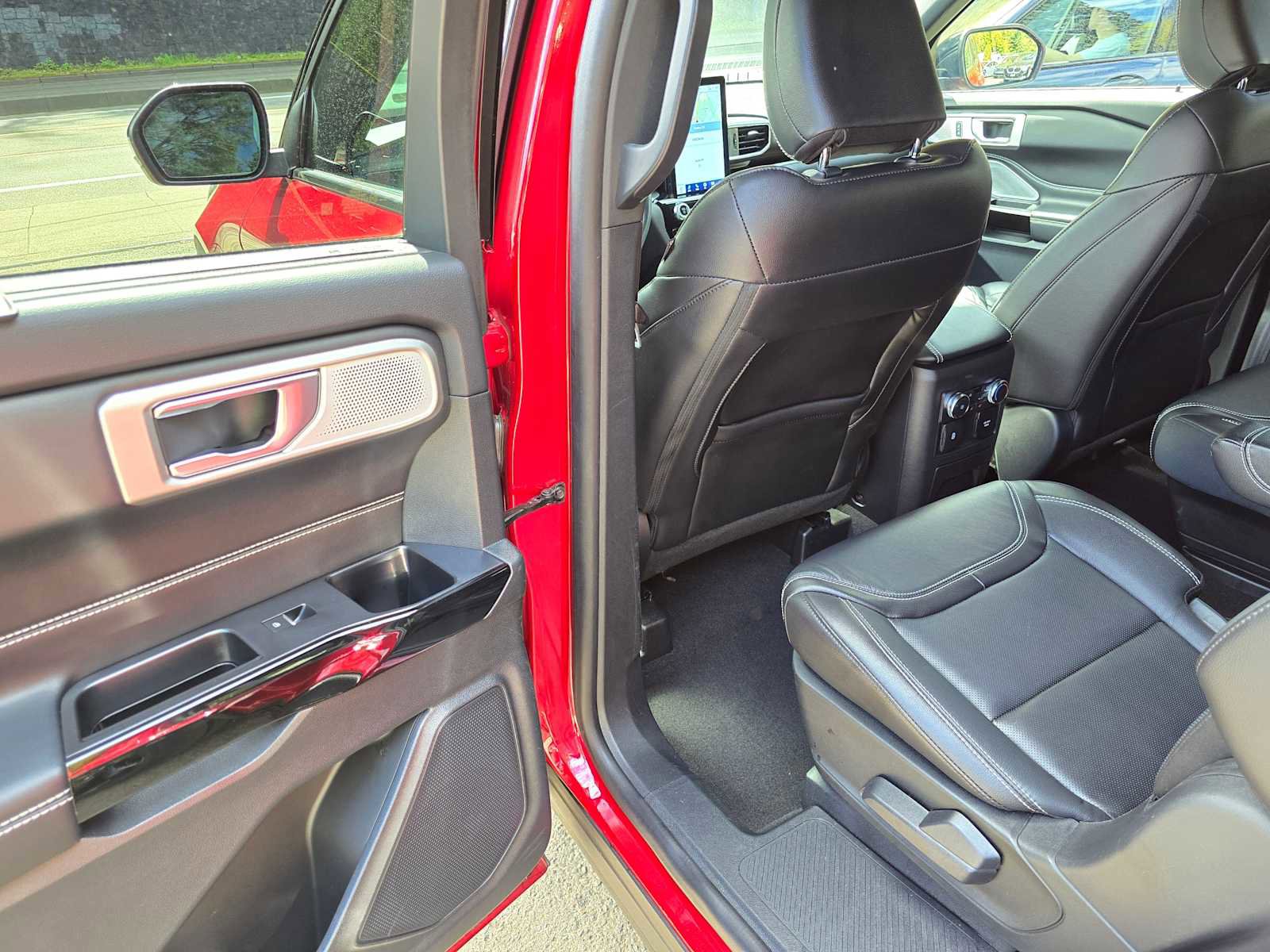 Used 2022 Ford Explorer ST w/ Equipment Group 401A image 15