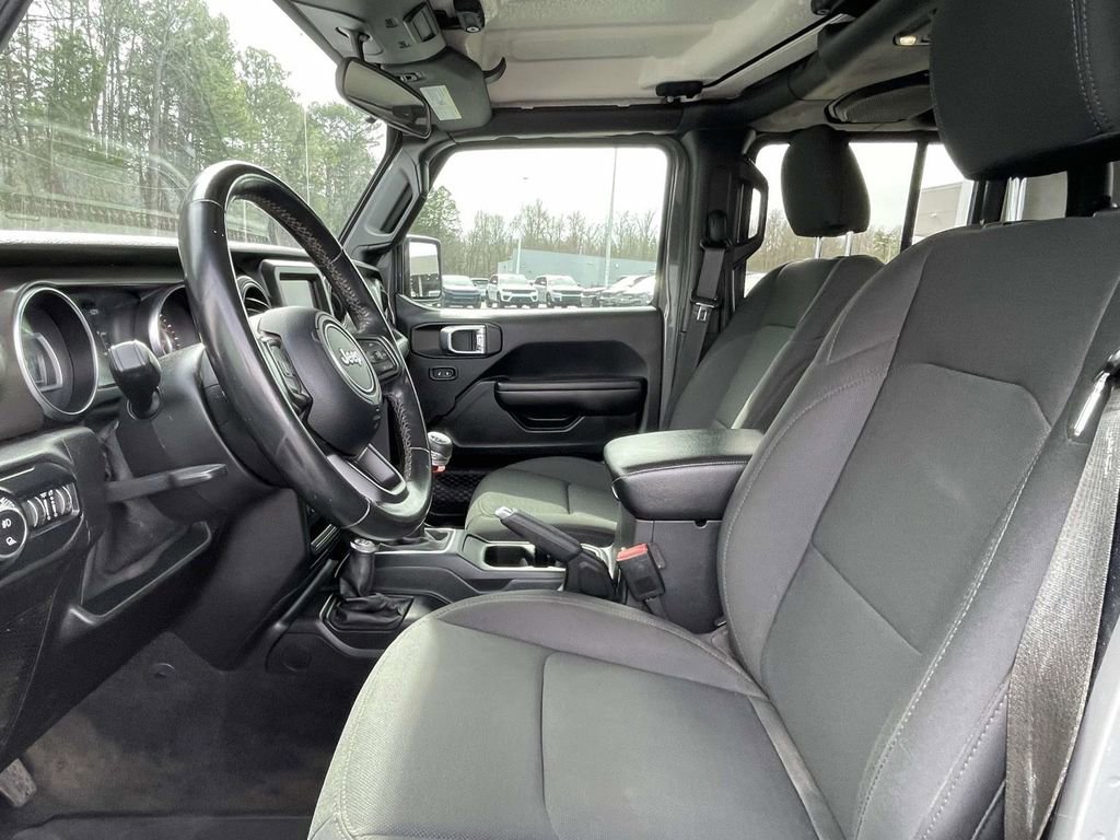 Used 2021 Jeep Gladiator Sport image 25