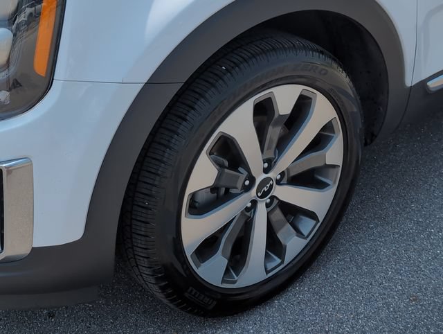 Used 2022 Kia Telluride EX w/ EX Premium Package FWD image 11
