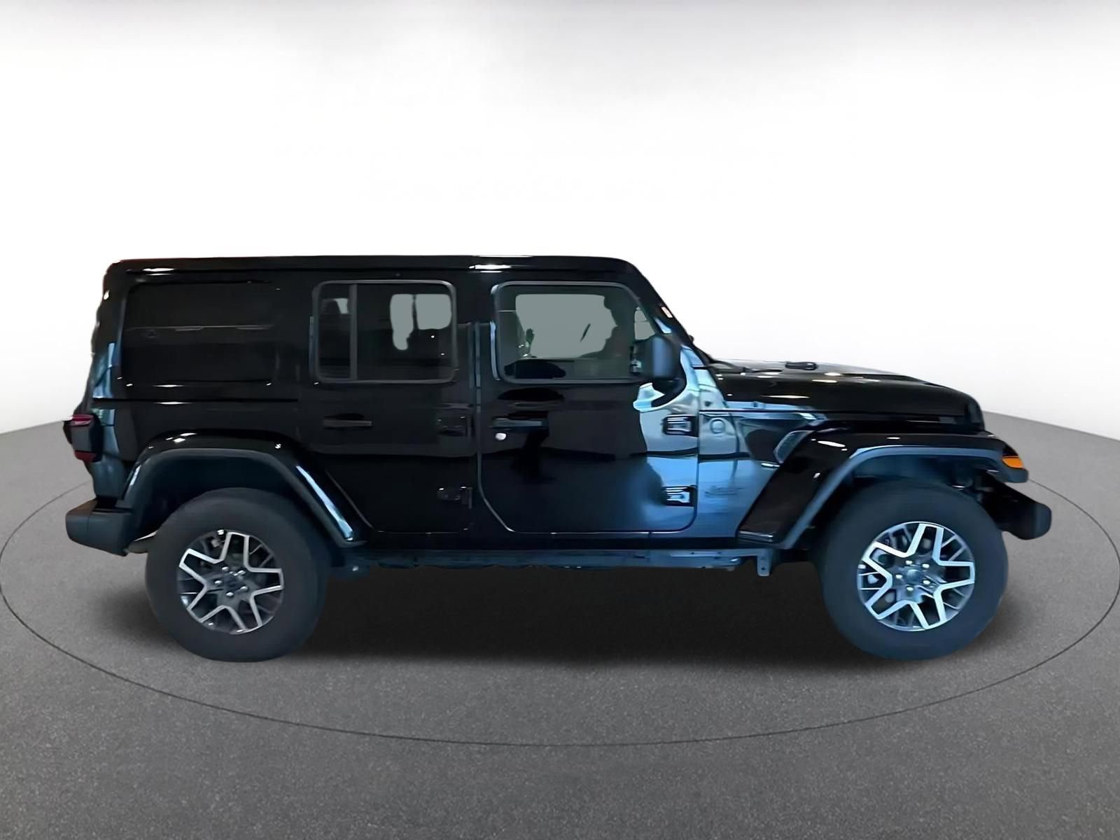 Used 2025 Jeep Wrangler Unlimited Sahara AWD/4WD image 11