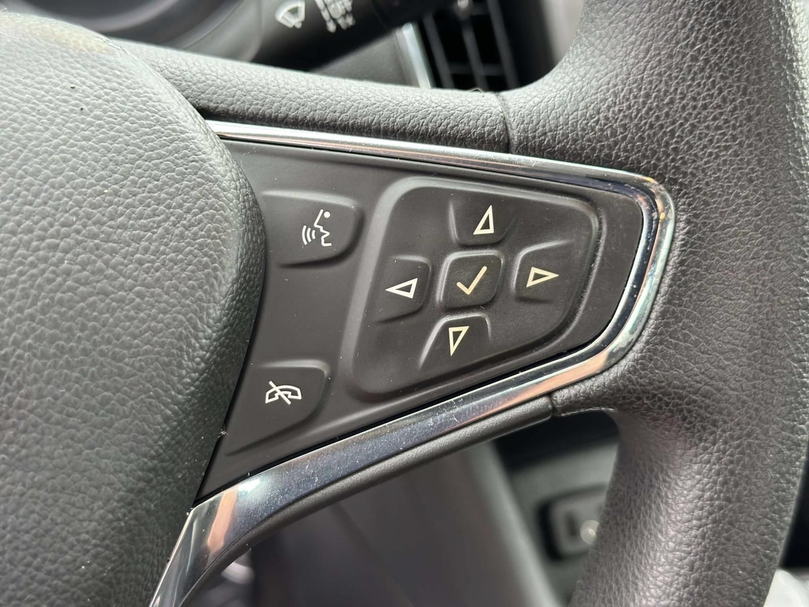 Certified 2019 Chevrolet Cruze LT w/ Convenience Package FWD image 18