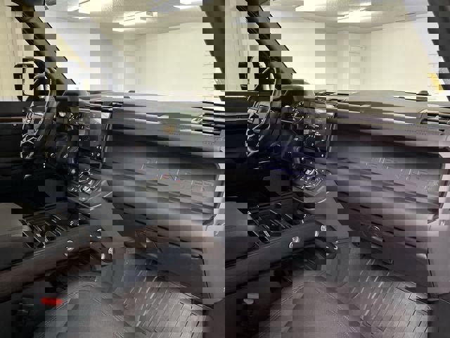 Used 2023 Land Rover Defender 130 X image 30