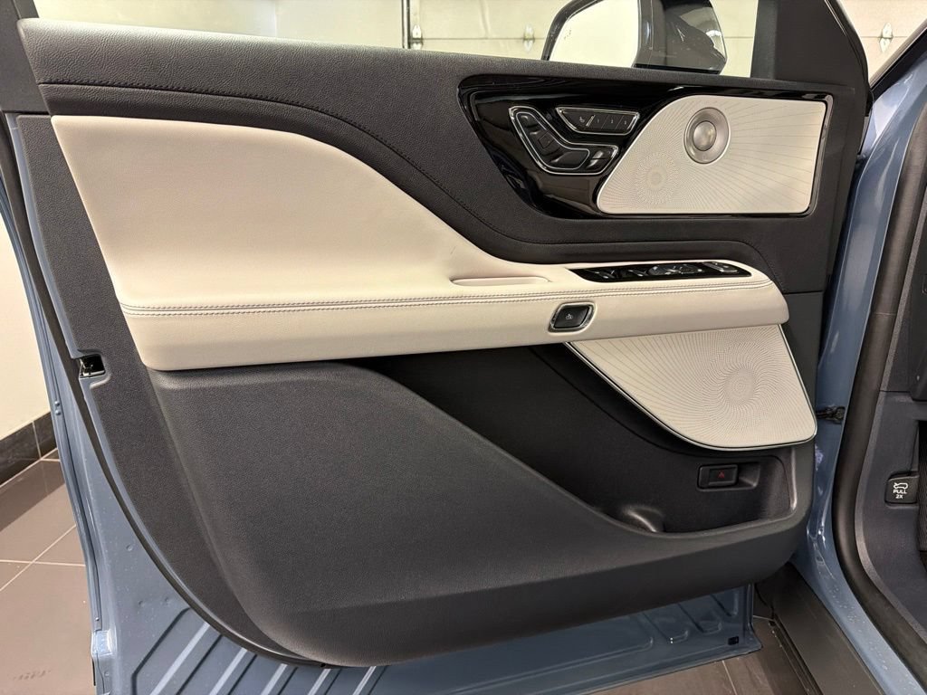 New 2026 Lincoln Aviator Reserve AWD/4WD image 28