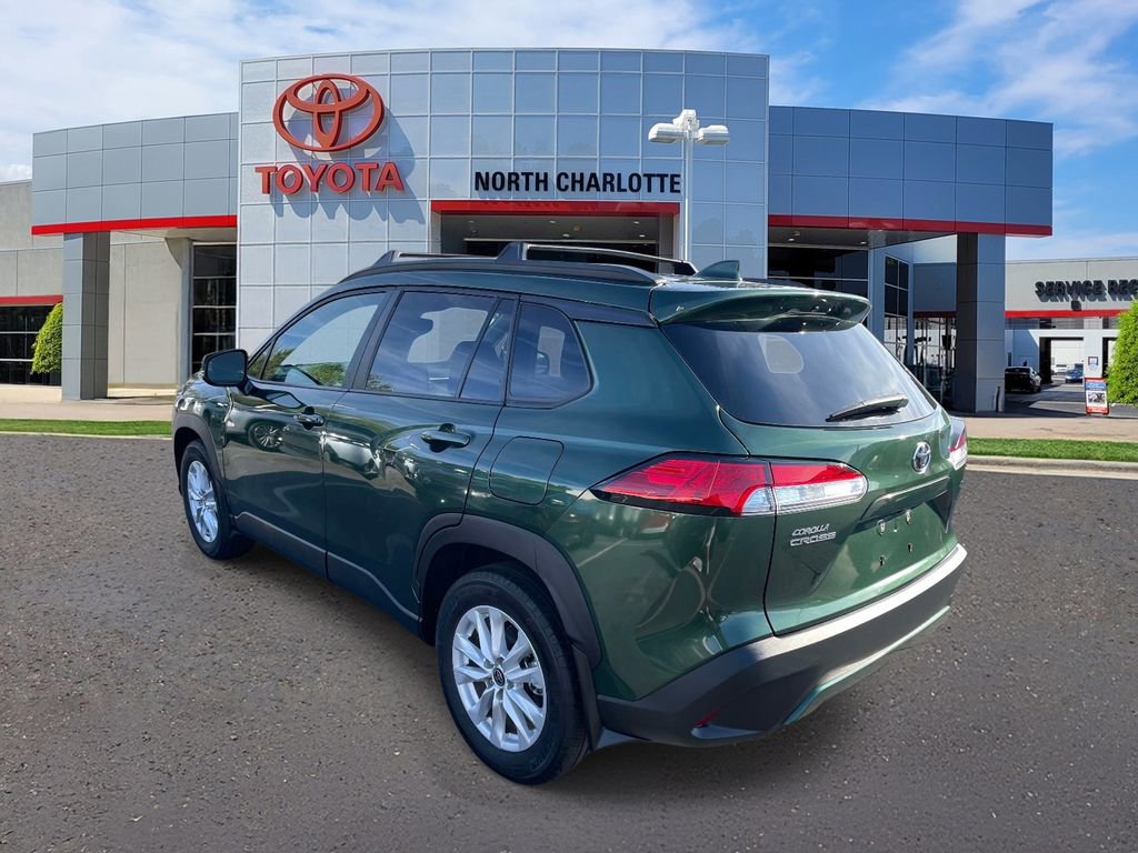 Used 2023 Toyota Corolla Cross LE w/ Moonroof Package image 8